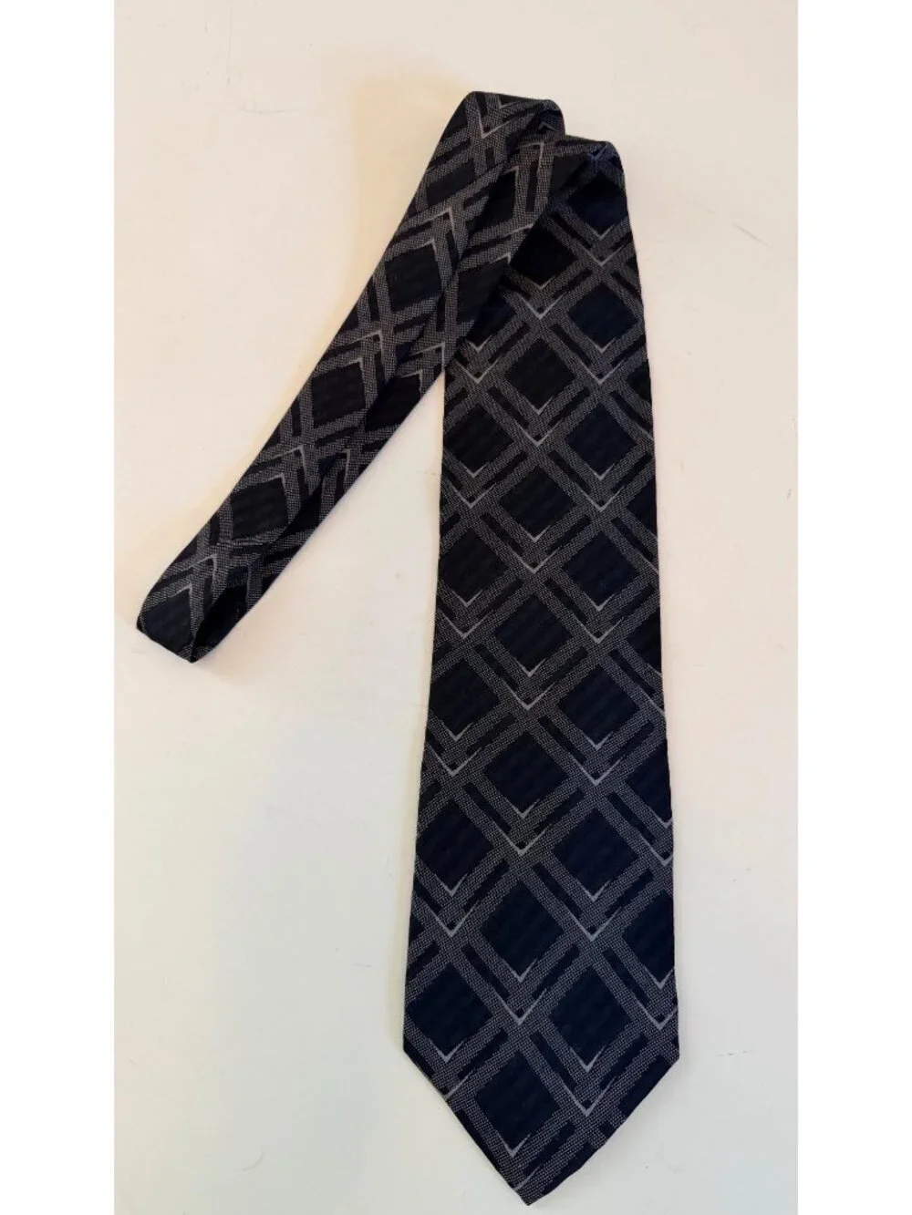 Giorgio Armani Cravatte 100% Silk Tie Black Gray Diamond Pattern Made In Italy